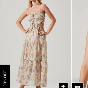 COPY - ASTR ODINA FLORAL SMOCKED TIERED MIDI DRESS